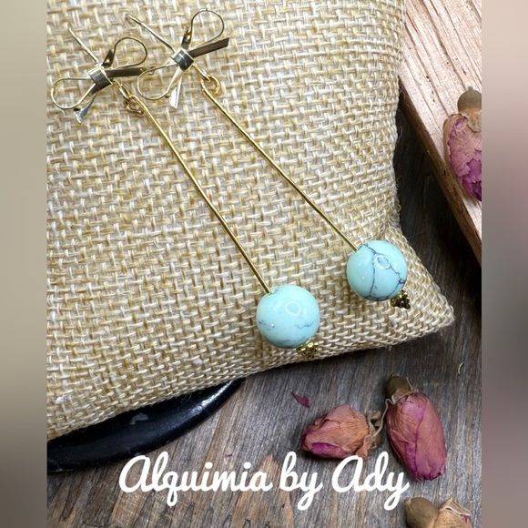 Elegant Gold and Turquoise Earrings - Picture 1 of 1